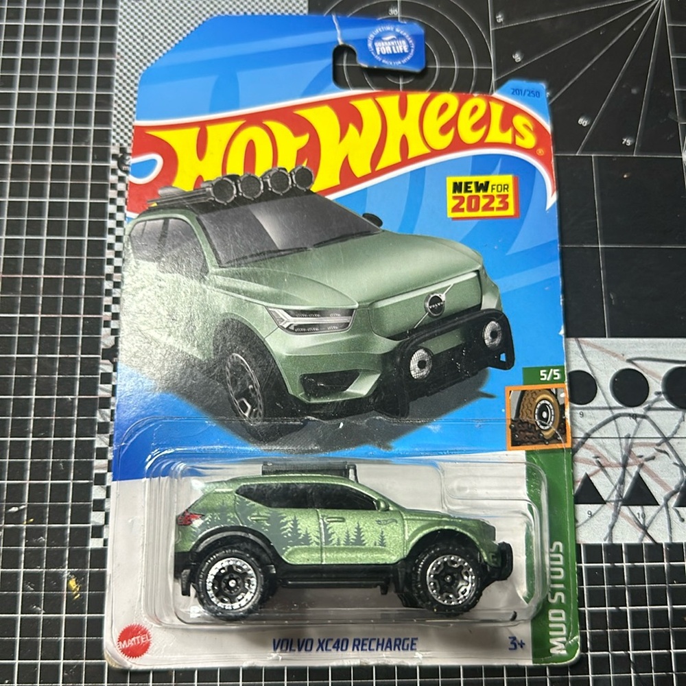 Hot Wheels Volvo XC Recharge